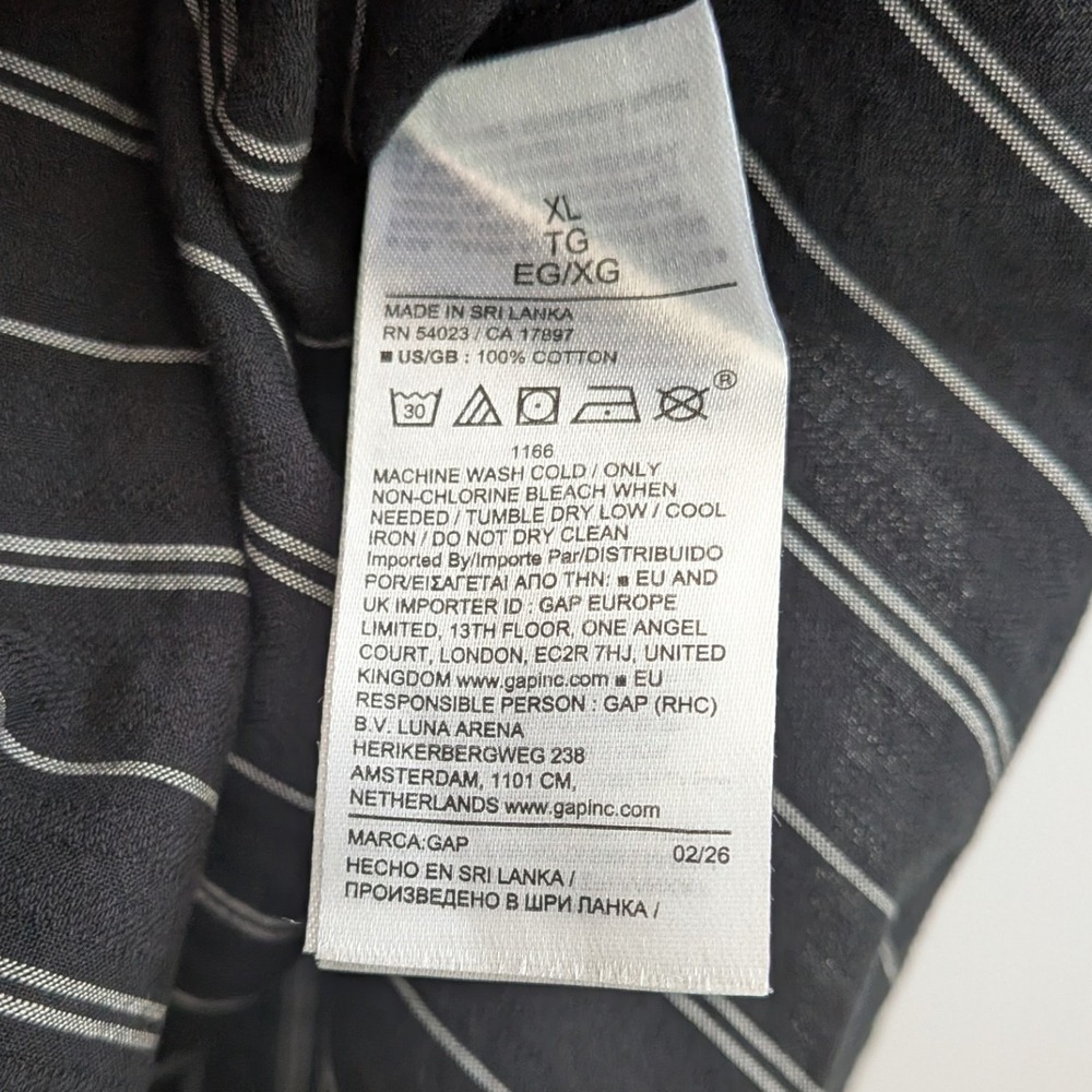 NWT Gap Mens XL Relaxed Fit Black Pinstripe Short Sleeve Organic Cotton Shirt - Picture 5 of 6